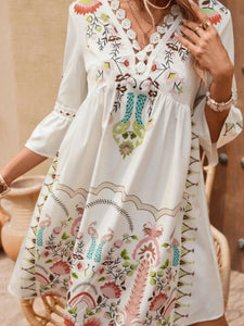 Model wearing lace detail printed three-quarter sleeve dress – Iconiqu Amsterdam